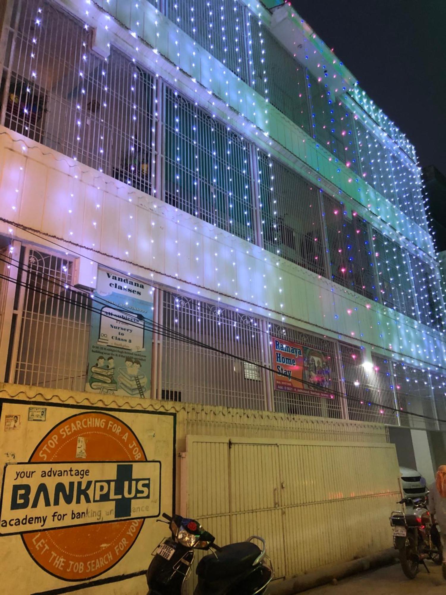 Ramaya Home Stay Varanasi Esterno foto