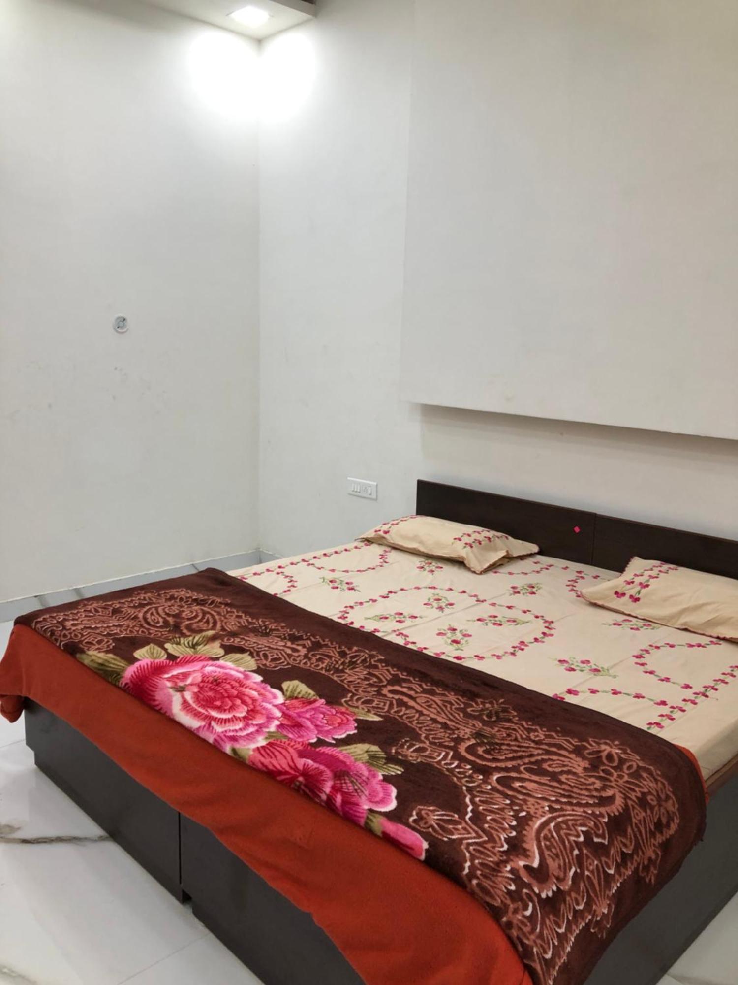 Ramaya Home Stay Varanasi Esterno foto