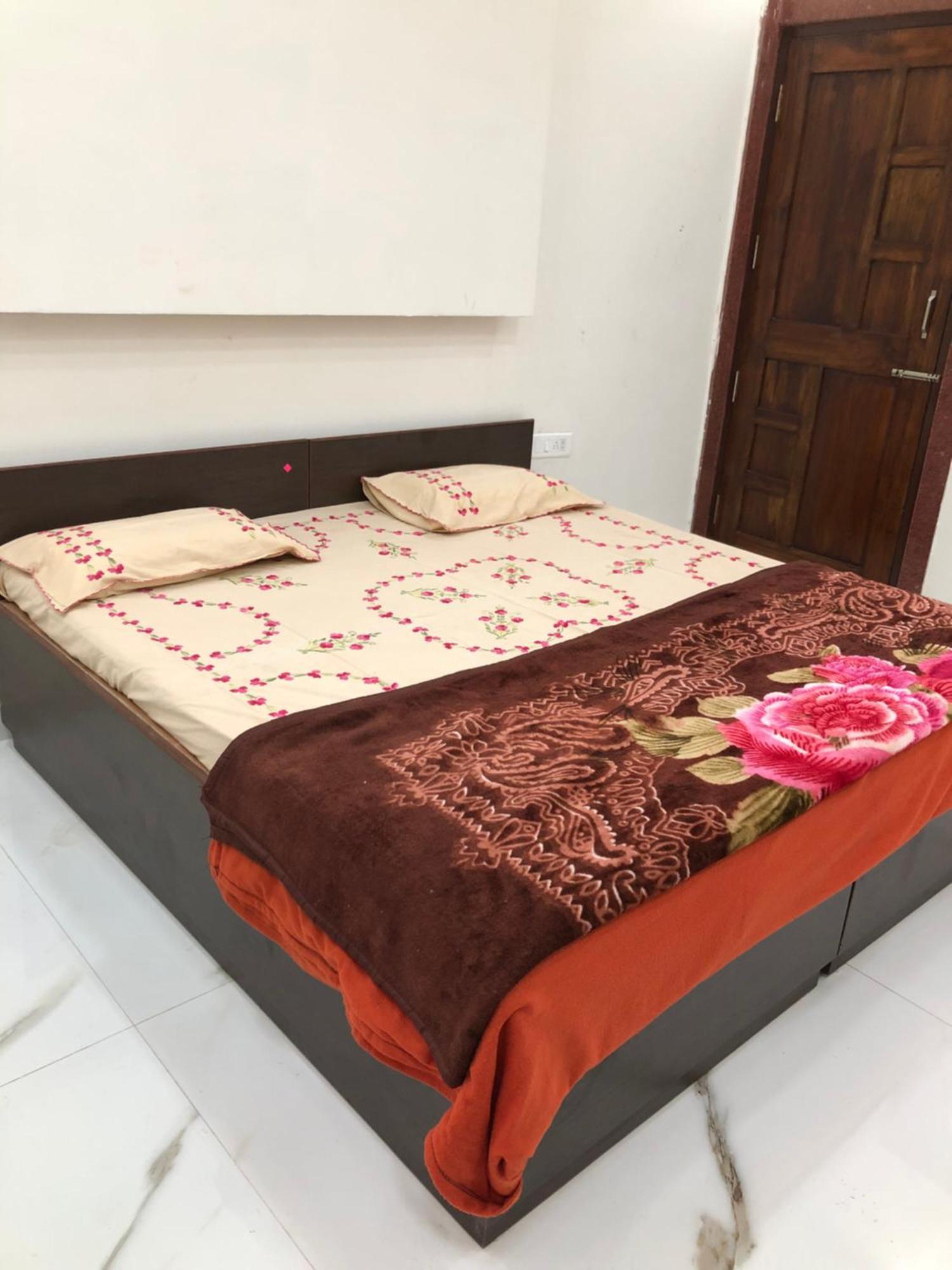 Ramaya Home Stay Varanasi Esterno foto