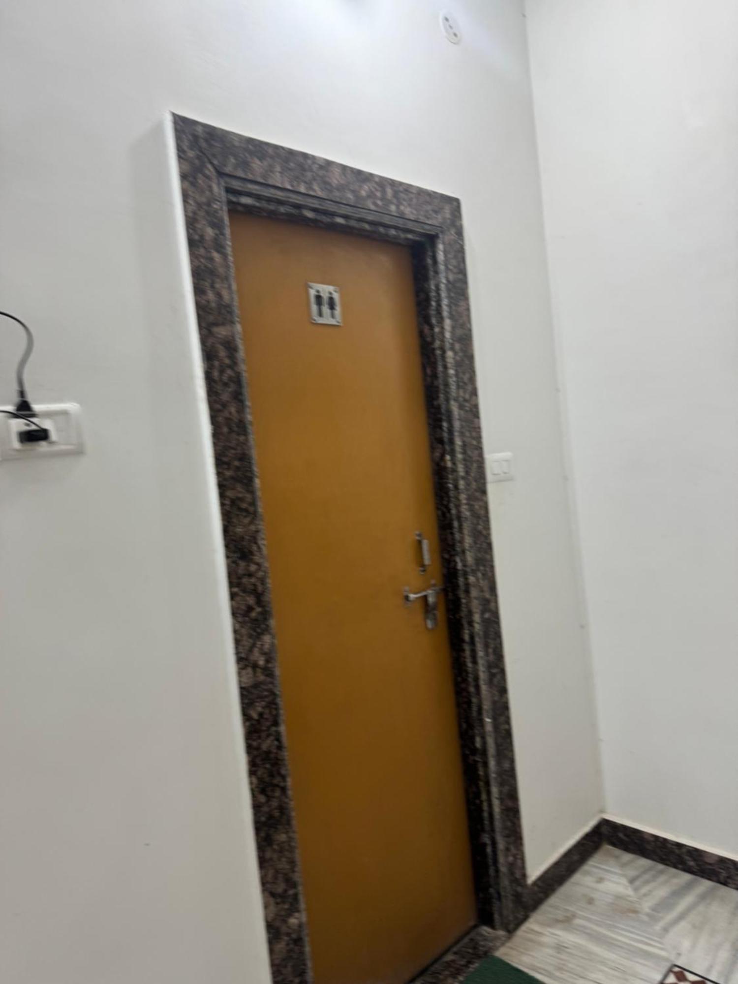 Ramaya Home Stay Varanasi Esterno foto